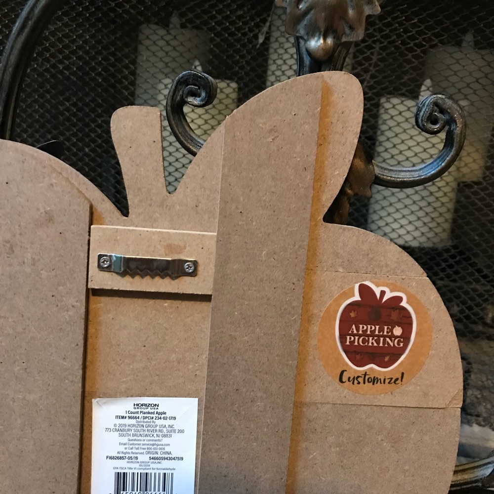 NWT Fall Apple Decor Signs - Picture 4 of 5